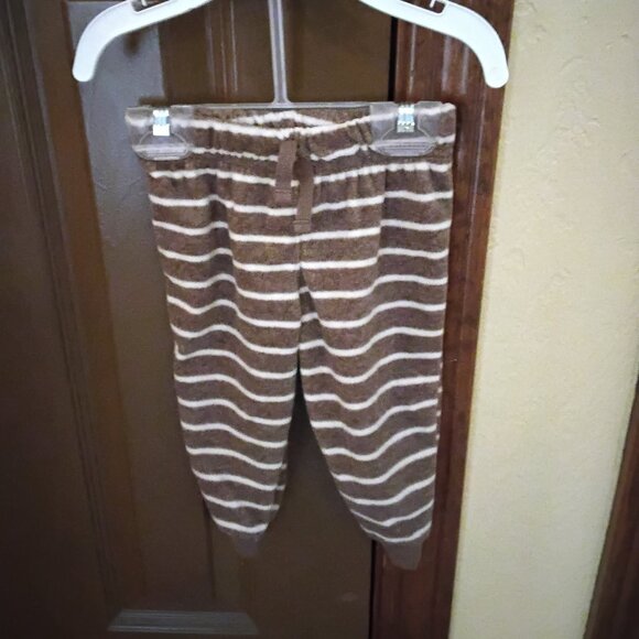 Carter's Child of mine 2-Piece Baby Winter Set 6 - 9M | Cozy Outfit - Picture 4 of 4